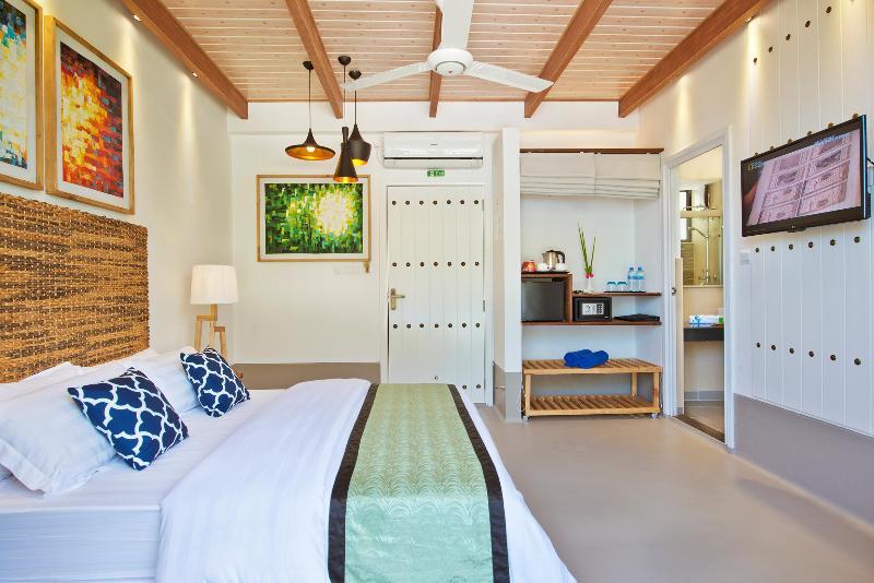 Crystal Sands Beach Hotel At Maafushi Exterior foto