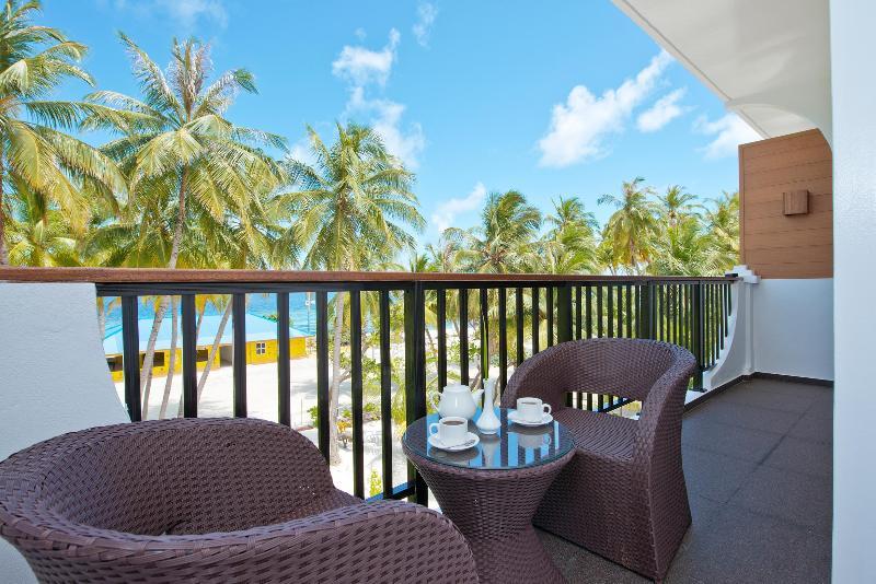 Crystal Sands Beach Hotel At Maafushi Exterior foto